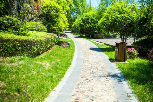 debreceni városi zöldterület megújítás